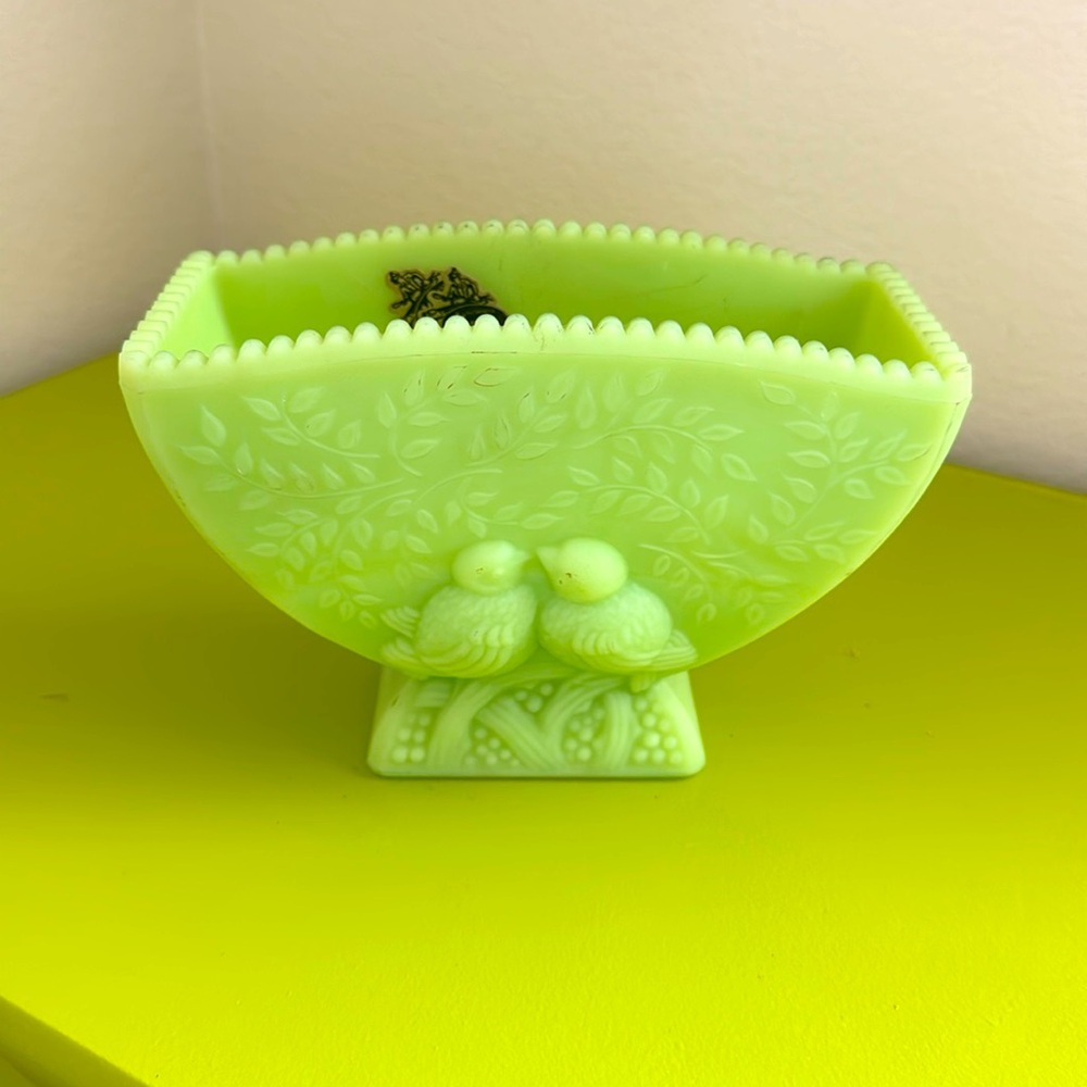 Fenton Love Birds custard